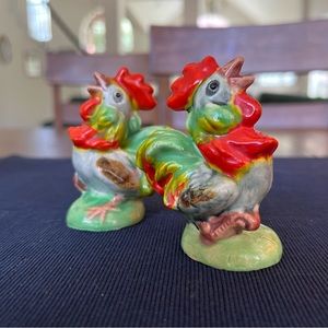 Vintage Colorful Pair Rooster Salt & Paper Japan